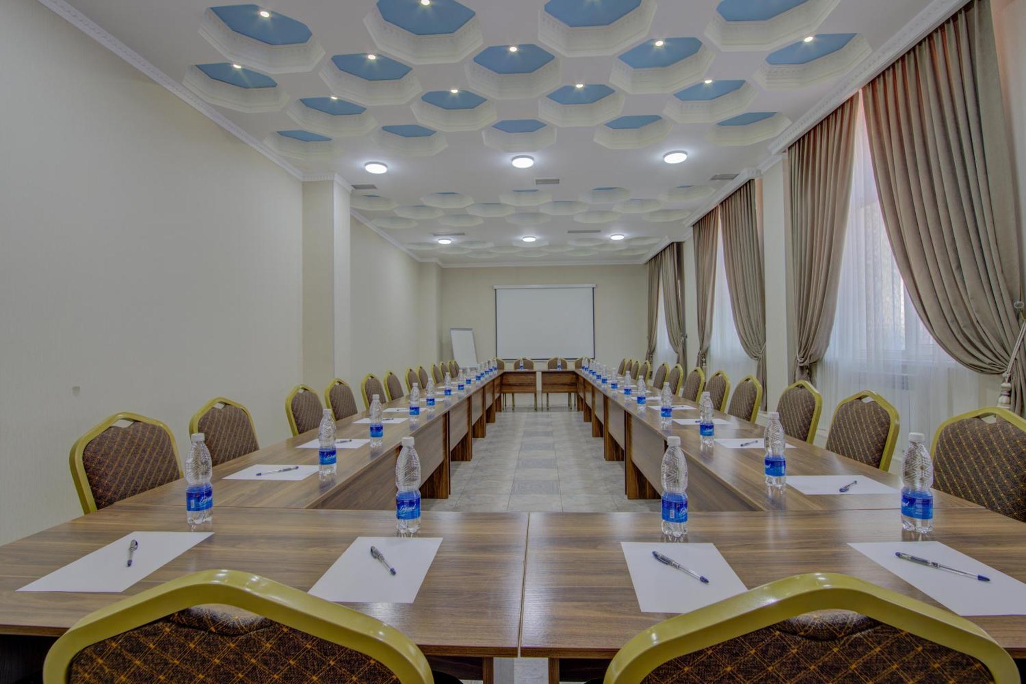 Shah Palace Hotel Μπισκέκ Εξωτερικό φωτογραφία