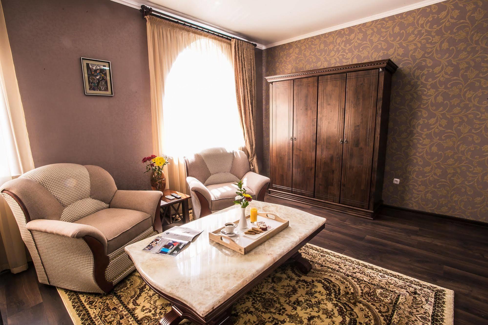 Shah Palace Hotel Μπισκέκ Εξωτερικό φωτογραφία